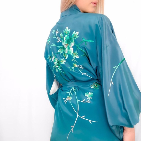 Vintage Other - 60’s Embroidered Blossoms Kimono